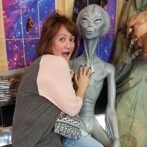 Meet your Posher, Monica